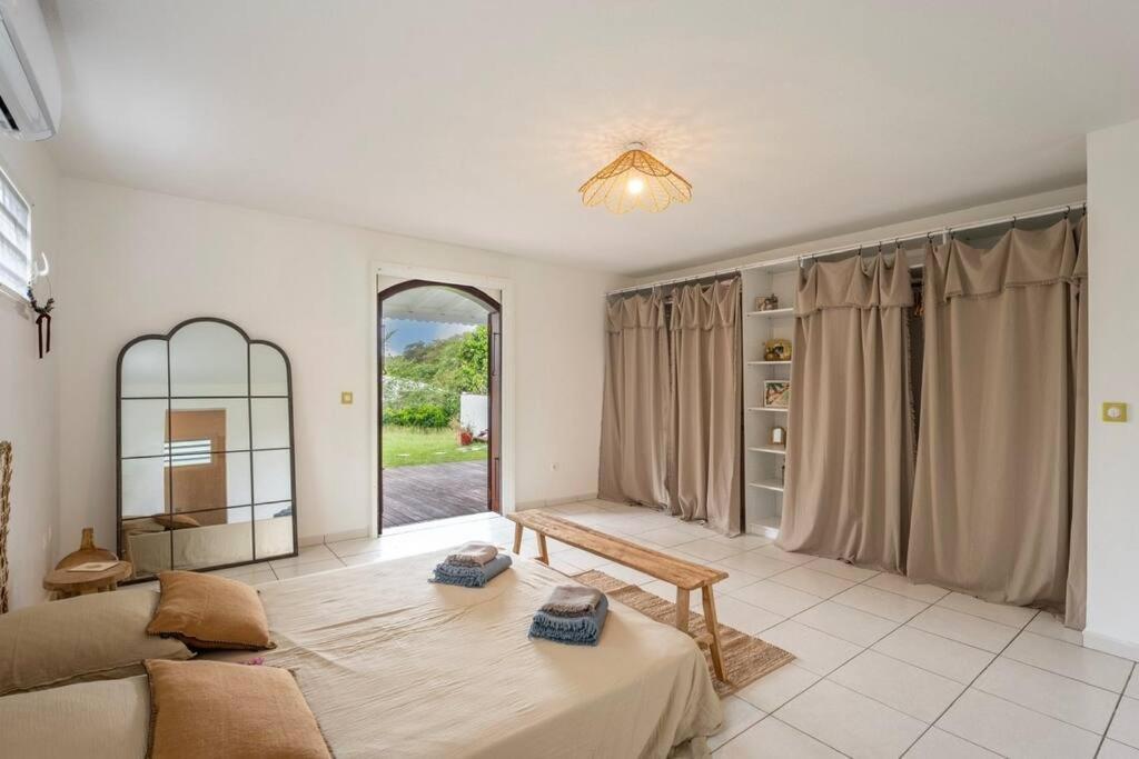 Spacieuse Villa Corossol Avec Piscine Et Jeux Exterieurs 르 고지에 외부 사진