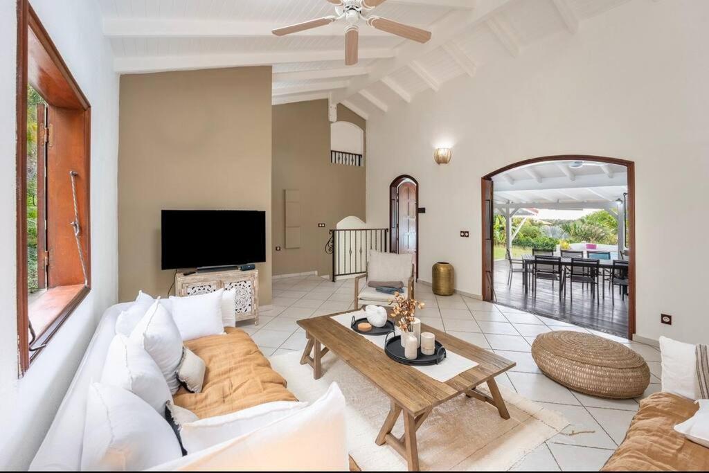 Spacieuse Villa Corossol Avec Piscine Et Jeux Exterieurs 르 고지에 외부 사진
