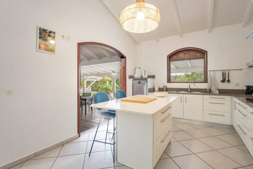 Spacieuse Villa Corossol Avec Piscine Et Jeux Exterieurs 르 고지에 외부 사진